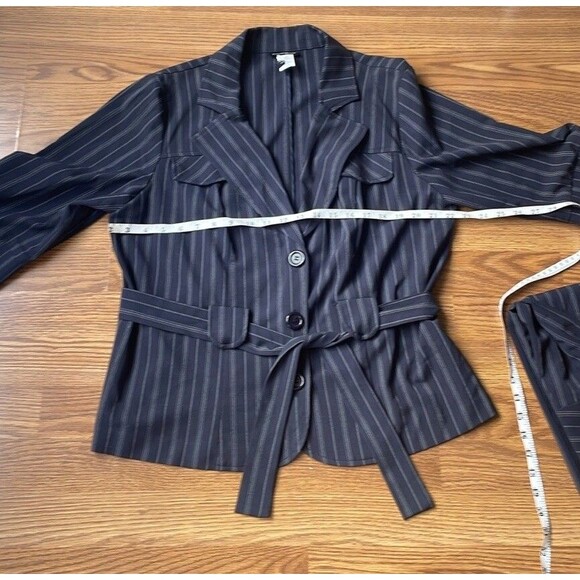 Courtenay Skirt Suit Set Women's Navy Pinstripe Short Sleeve Jacket Sz 14W NWOT - Picture 6 of 14